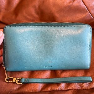 Fossil Wristlet 🦋